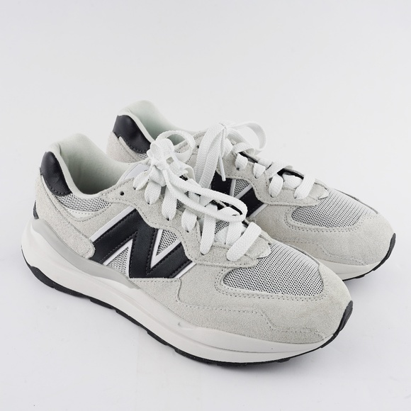 New Balance Mens 57/40 Sneakers M5740HCE in Gray / Black - Picture 3 of 7
